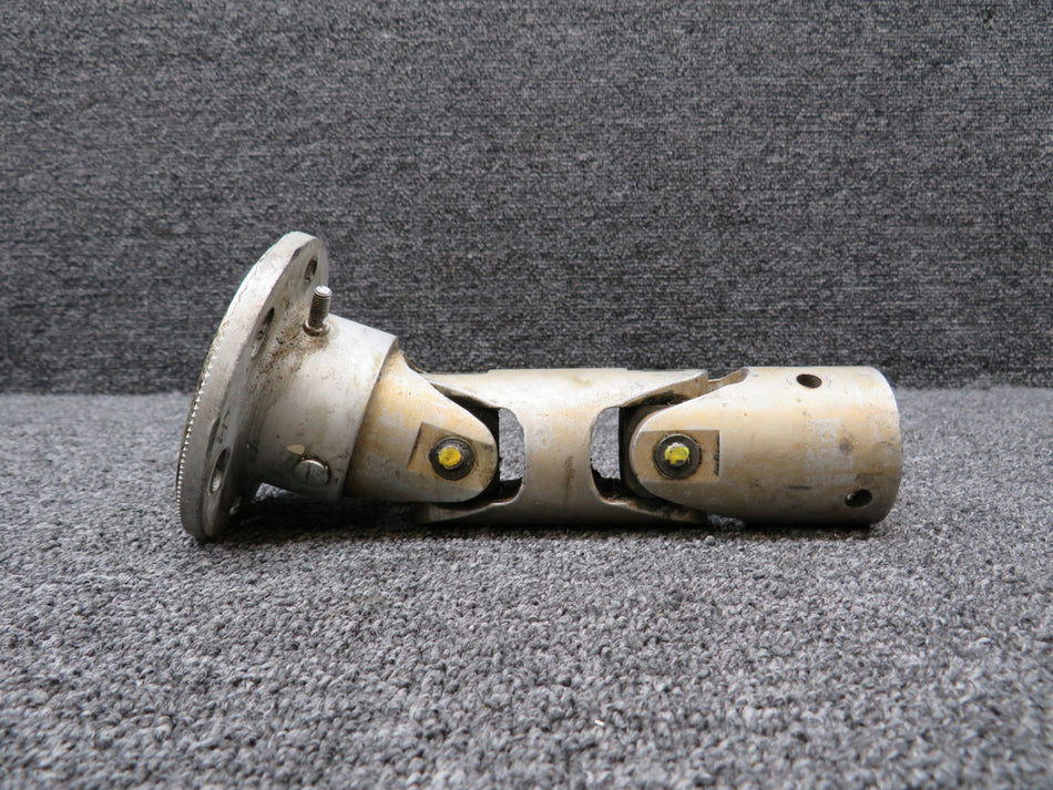 1541037-1, 1512245-201 Cessna 337B Main Gear U-Joint & Adapter LH (Loose Joints)