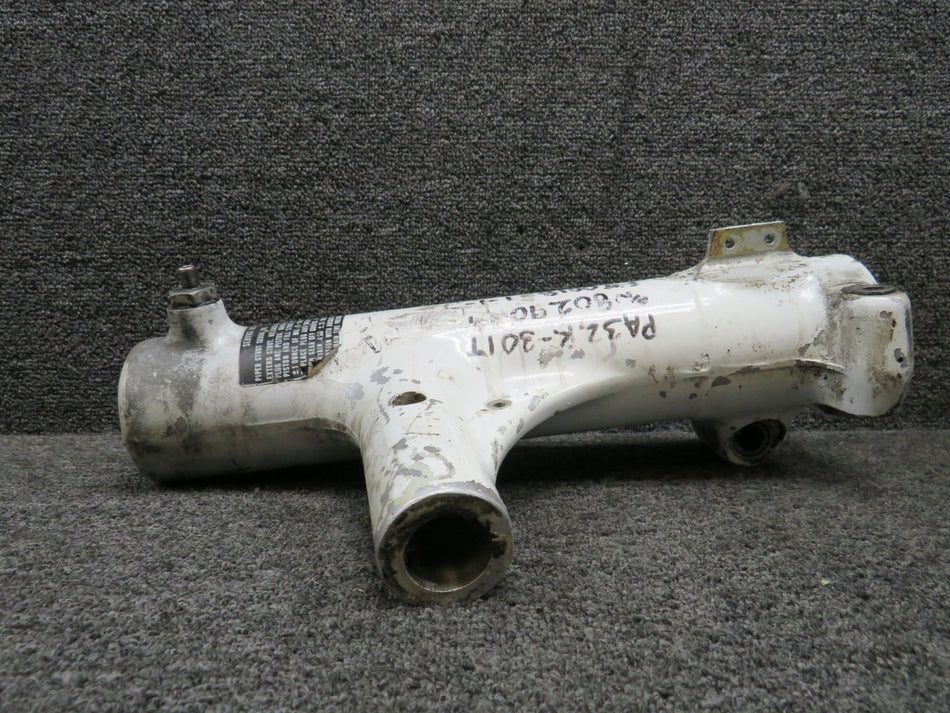 67926-040 (Cast: 3-12620-11) Piper PA32R-300 Main Gear Trunnion (Worn)