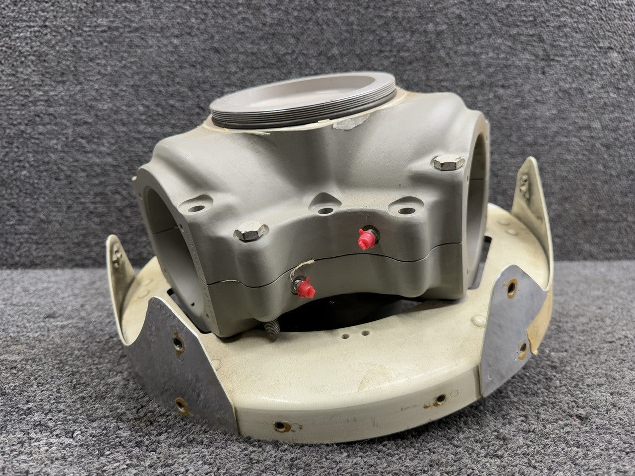 Haページ HC-63YF-1, D6753-P Hartzell Propeller Hub and Spinner Bulkhead