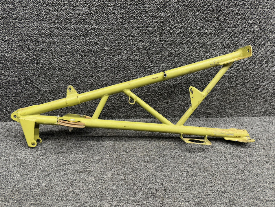 22697-007 Piper PA24-180 Wing Main Gear Spar Center Support Assembly