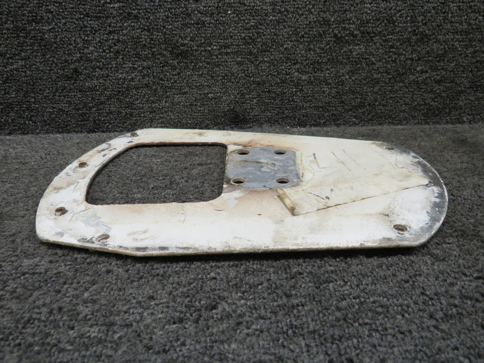 0441187-1 Cessna 150J Main Gear Plate Assembly LH (Worn)