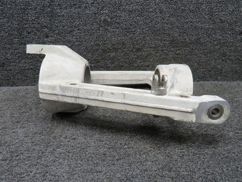 2443007-1 Cessna 172RG Nose Landing Gear Trunnion Assembly
