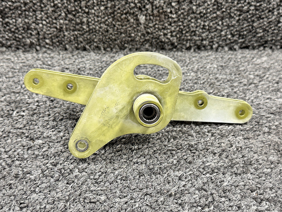 0522654-1 Cessna 172S Aileron Bellcrank Assembly RH