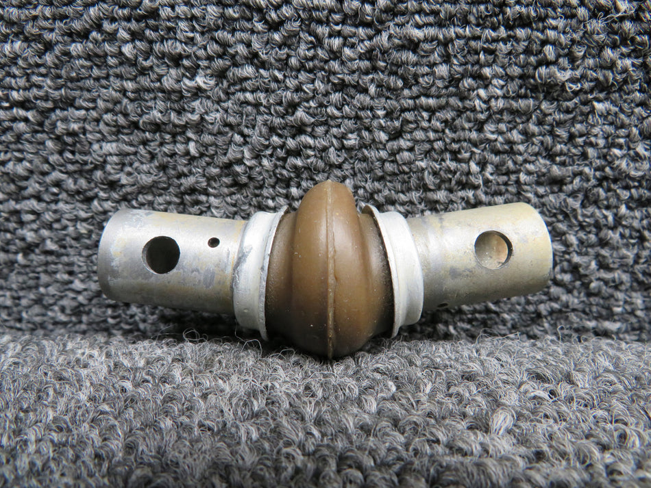 MS20271B10 Beechcraft B23 Control Wheel Shaft Universal Joint (Dented)