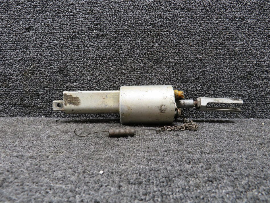 9882010-6 Cessna 152 Master Brake Cylinder Assembly (Bent End)