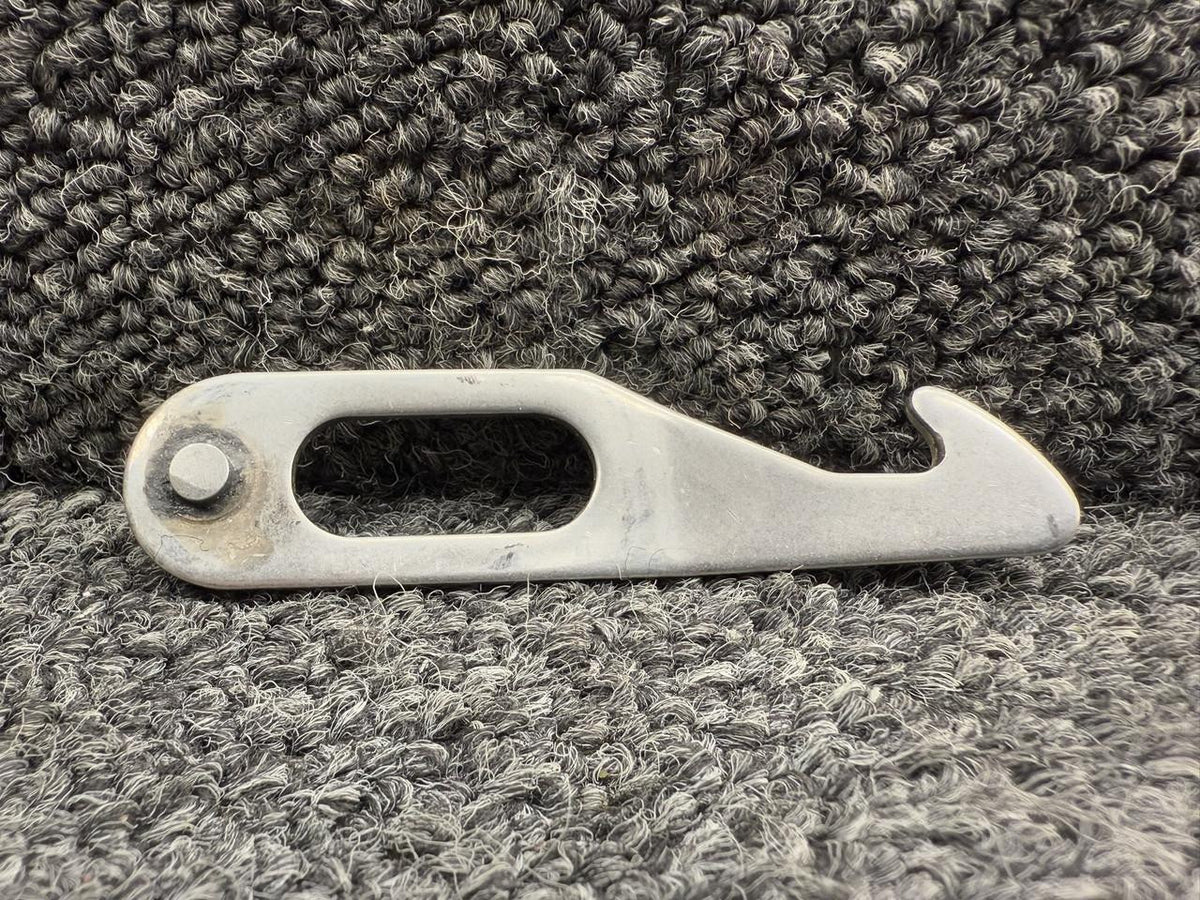 Piper Aircraft Parts 63036-000 Piper PA28-161 Auxiliary Door Latch Hook Assembly