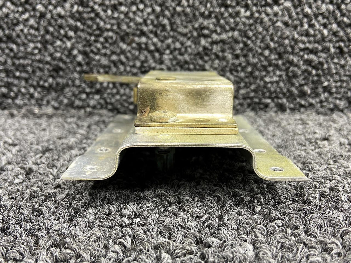Airborne 1M2-4 (Alt: 5015104-4) Airborne Fuel Selector Assembly RH (Minus Knob)