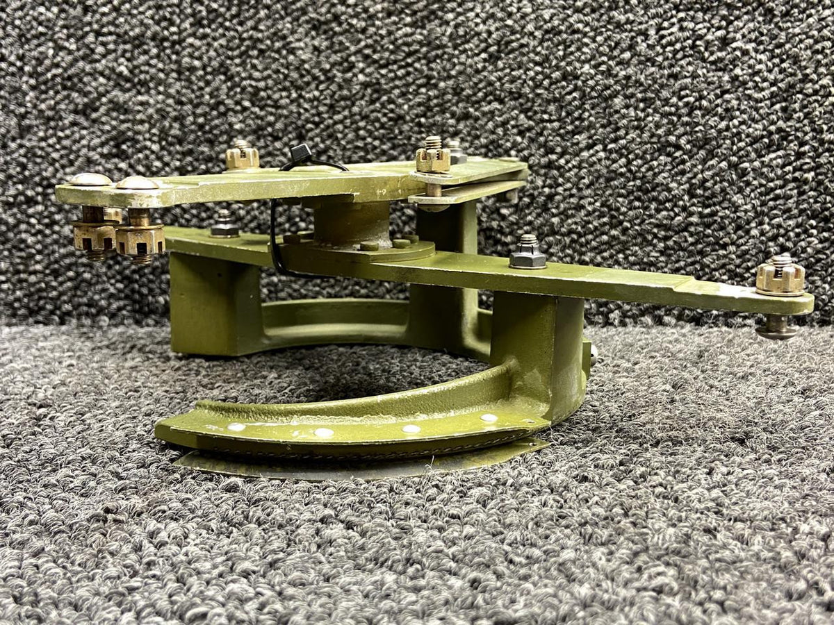 Cessna Aircraft Parts 5015018-10, 5017123-1 Cessna 414 Aileron Servo Bellcrank Assembly