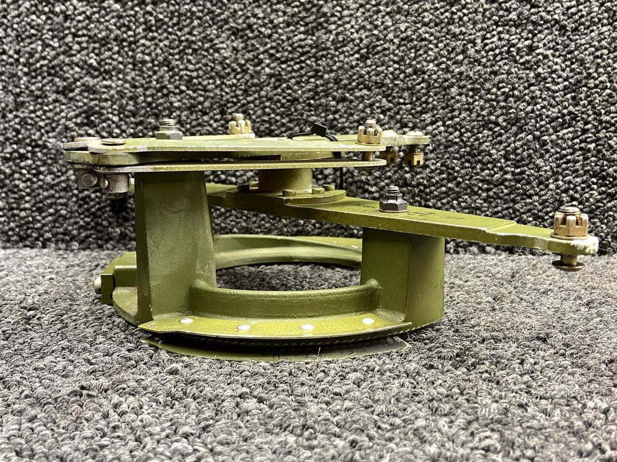 Cessna Aircraft Parts 5015018-10, 5017123-1 Cessna 414 Aileron Servo Bellcrank Assembly