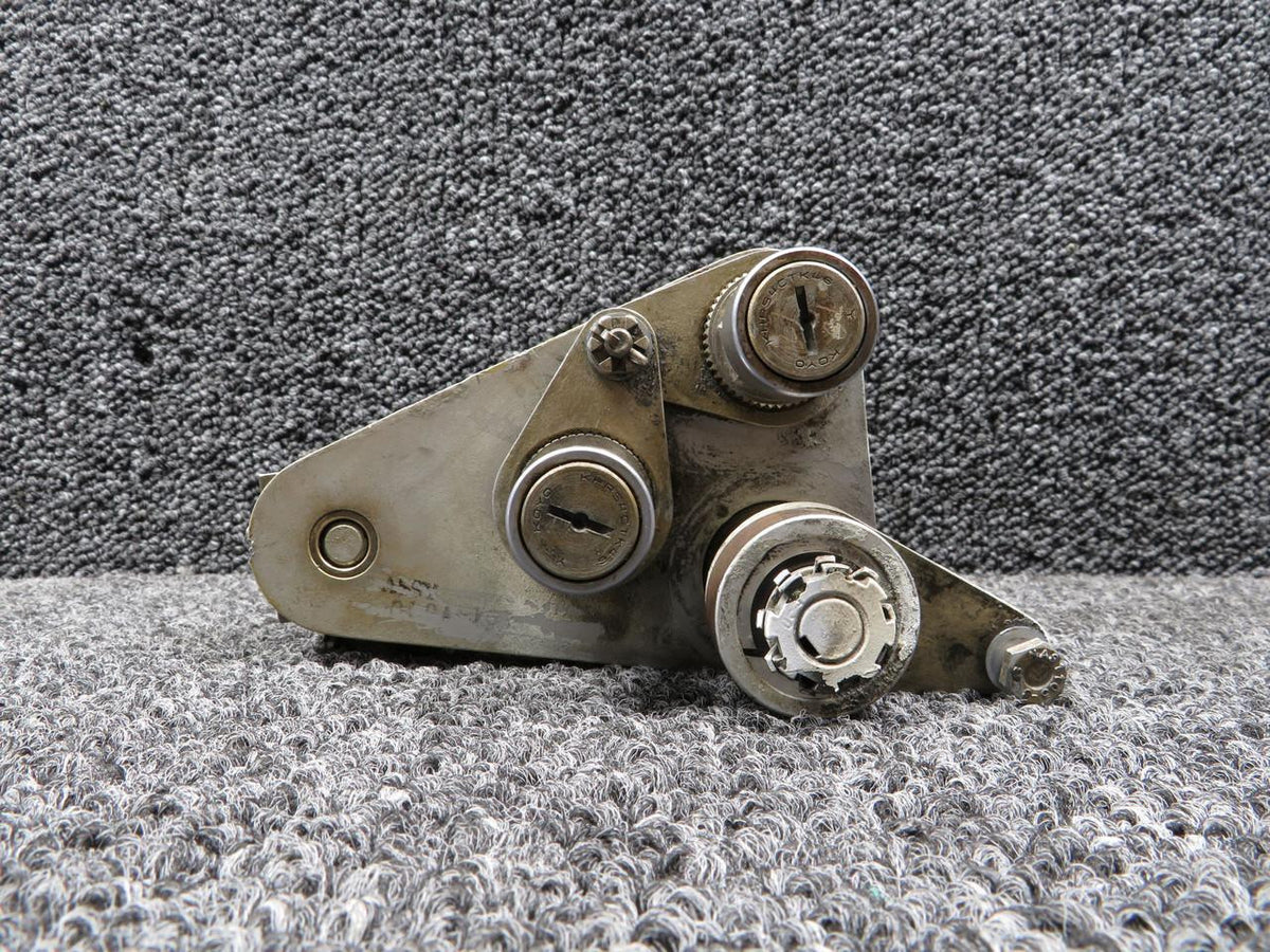 Mitsubishi 010A-16230-2 Mitsubishi MU2B-60 Flap Fitting Assembly RH w Gimbal