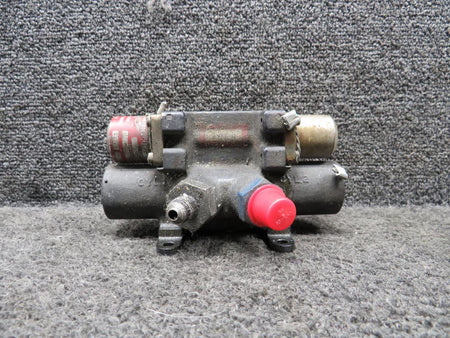 General Controls AV14K1189 General Controls Three Position Hydraulic Directional Control Valve