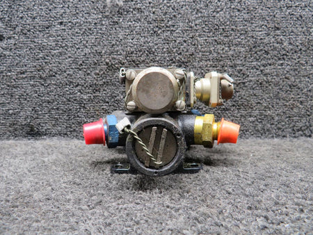 General Controls AV14K1189 General Controls Three Position Hydraulic Directional Control Valve