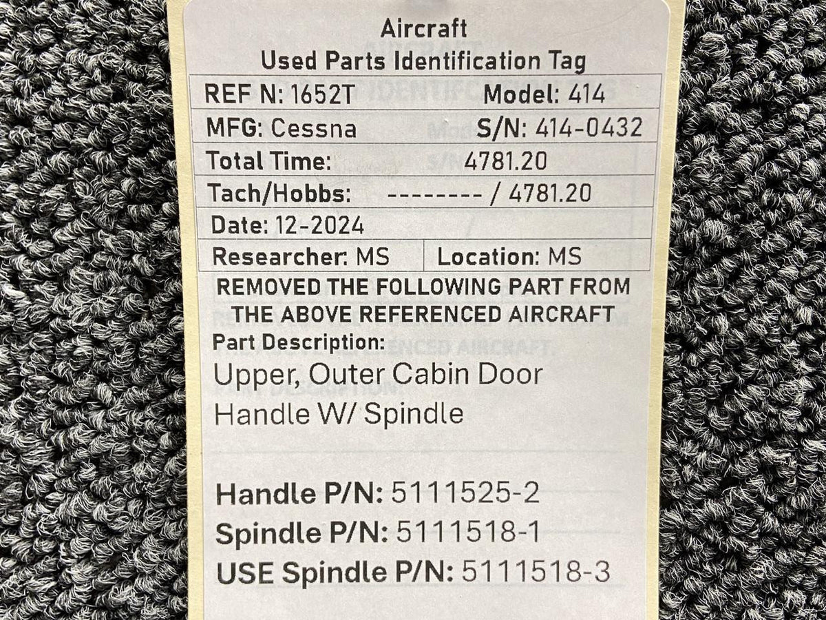 Cessna Aircraft Parts 5111525-2, 5111518-1 Cessna 414 Upper, Outer Cabin Door Handle with Spindle
