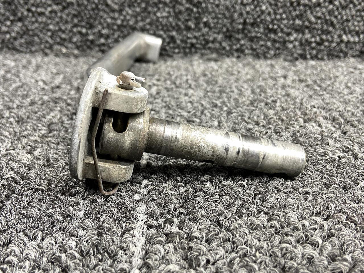 Cessna Aircraft Parts 5111525-2, 5111518-1 Cessna 414 Upper, Outer Cabin Door Handle with Spindle