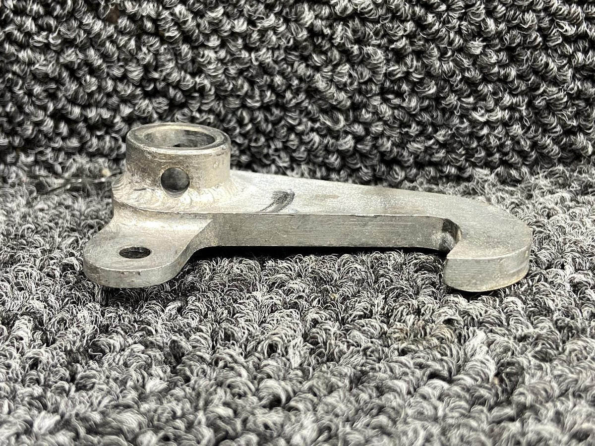 Cessna Aircraft Parts 5111517-5 (Use: 5111517-9) Cessna 414 Upper Cabin Door Latch Bellcrank