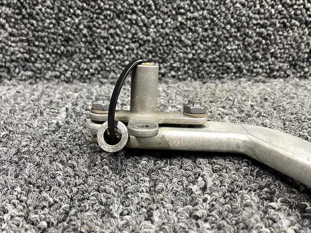 Cessna Aircraft Parts 5111537-2 (Use: 5111627-2) Cessna 414 Lower Cabin Door Latch Handle