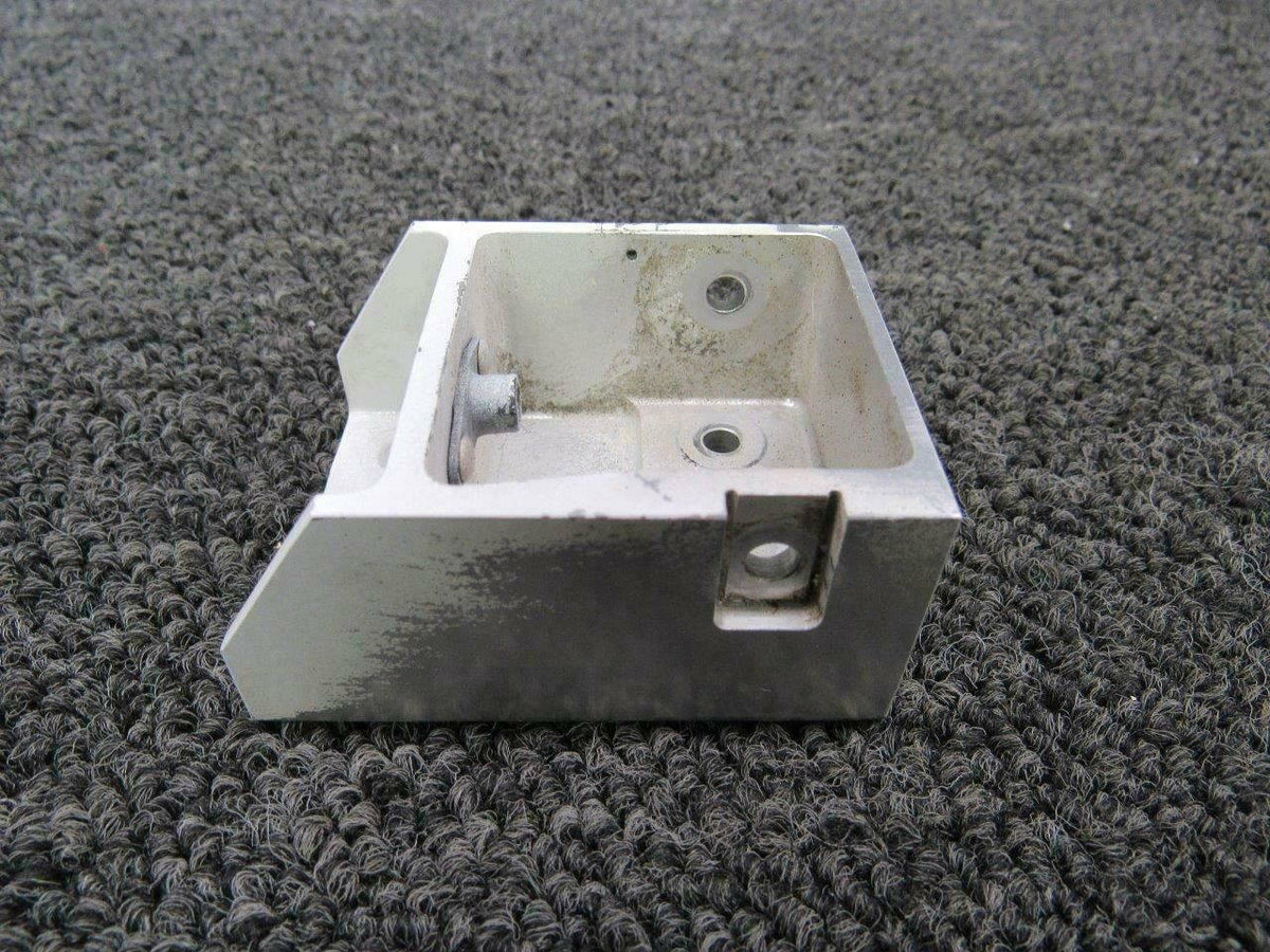 15123-004 Cirrus SR20 Hinge Aileron Attach Bracket Inbd RH BAS Part Sales | Airplane Parts