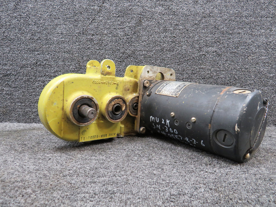 030A-989502-1 Mitsubishi AM-11B Flap Motor Assembly (Worn)