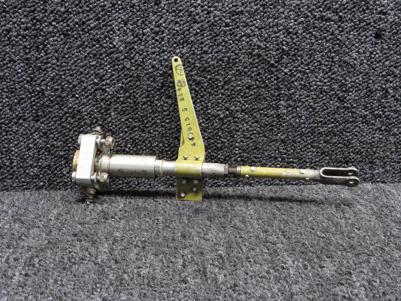airページ 440015-27 Aero Commander 690B Elevator Trim Tab Actuator with Arm