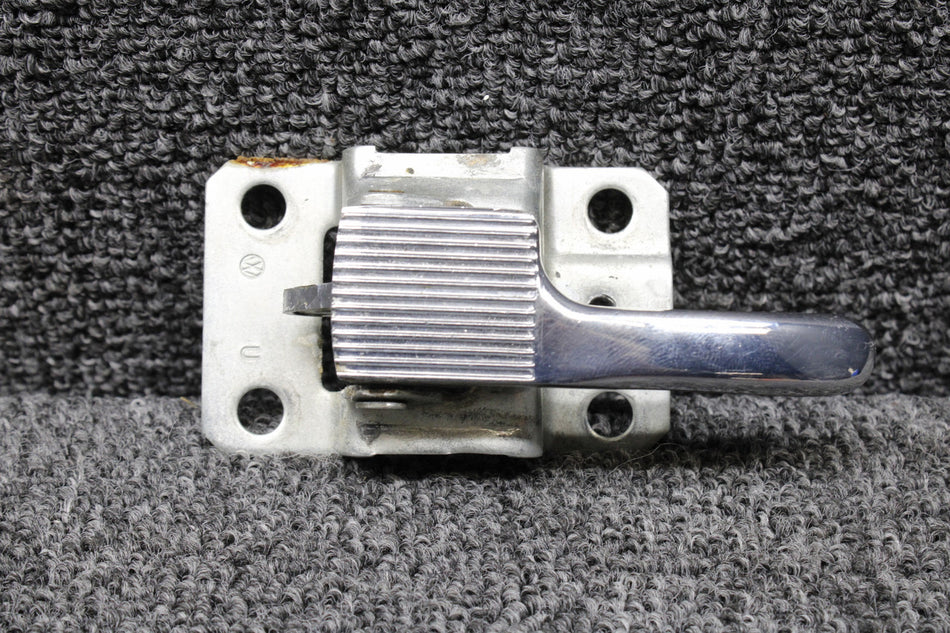 464-142 Piper PA32-301T Aft Cabin Door Interior Handle (Silver)