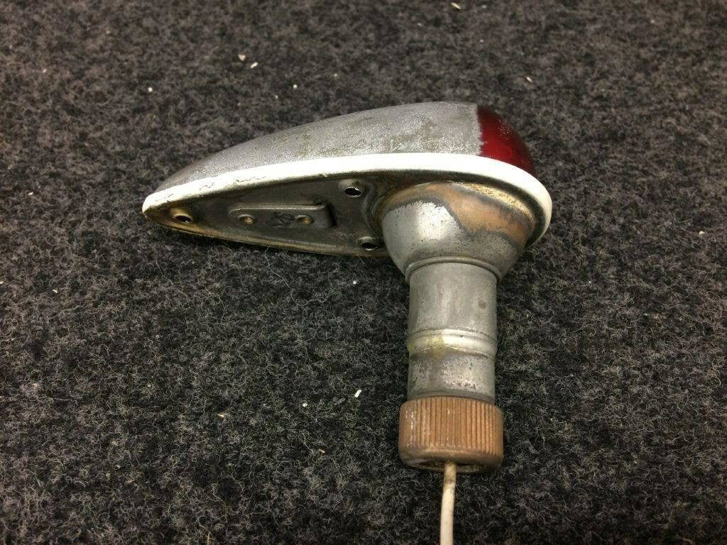 B3307-3 Beech 95-C55 Grimes Lamp Assembly Upper LH (Volts: 28) BAS Part Sales | Airplane Parts