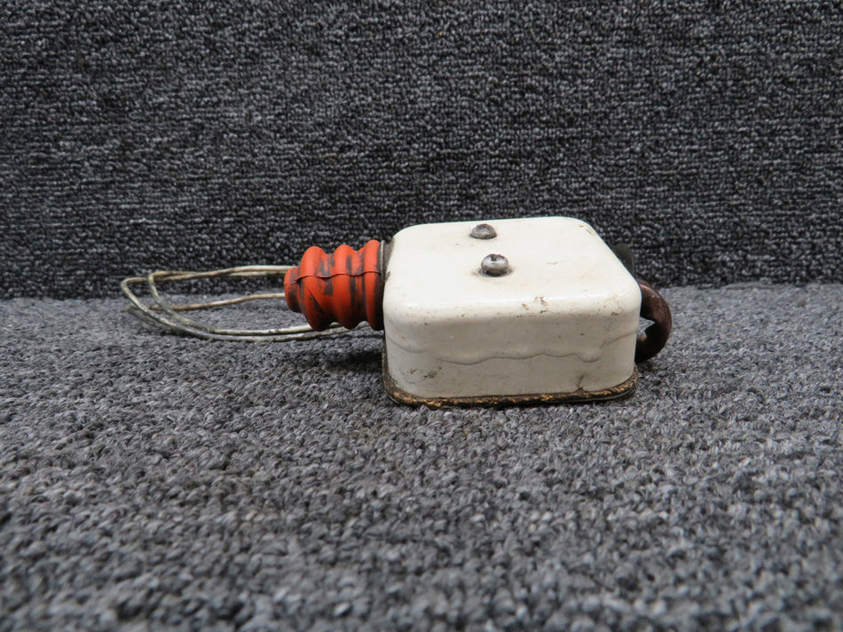 002-361013-607 Beechcraft 58 Landing Gear Switch LH (Worn)