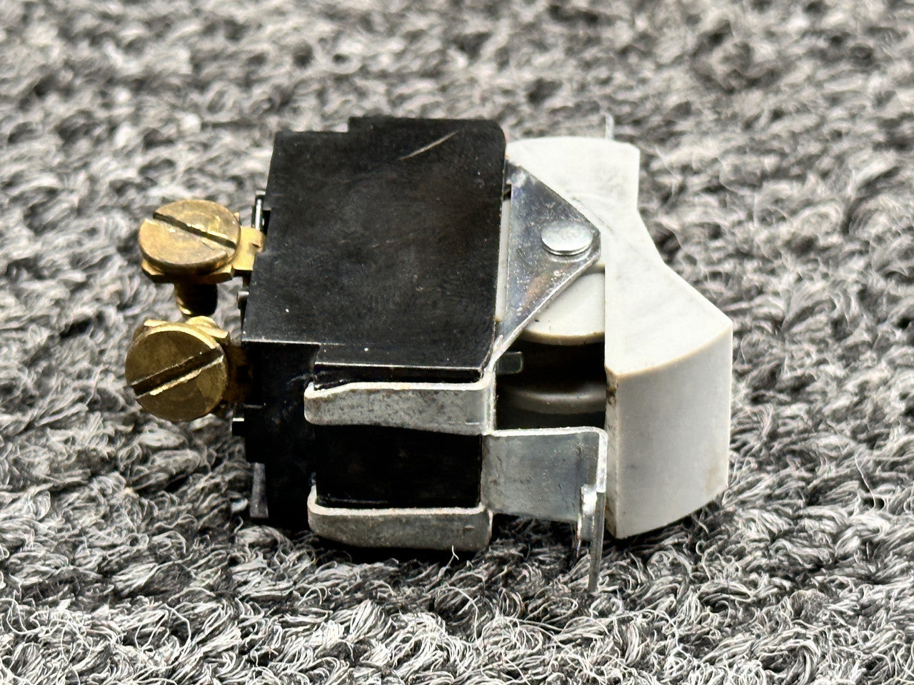 99377-004 Carling Pitot Heat Rocker Switch – BAS Part Sales