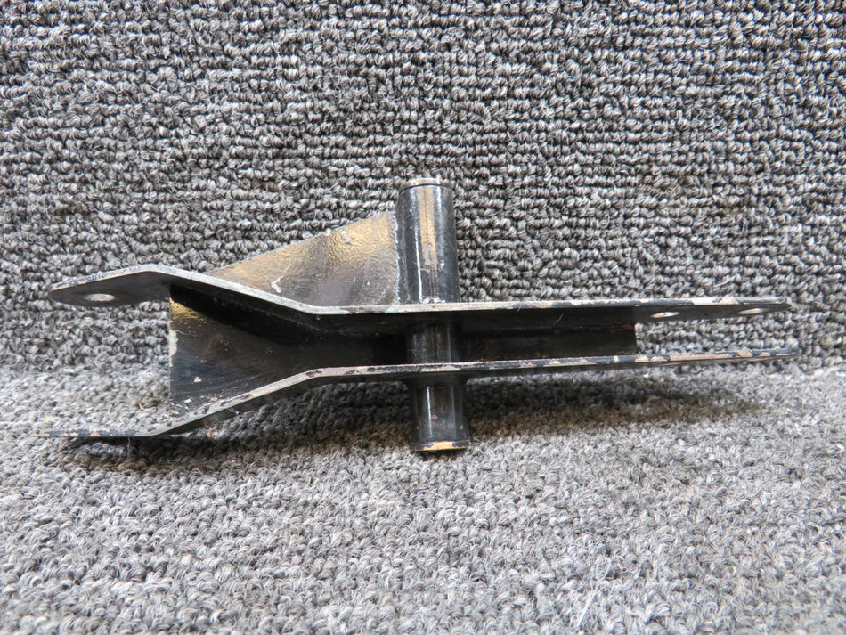 85063-002 Piper PA46-310P Flap Drive Bellcrank Unit (Worn)