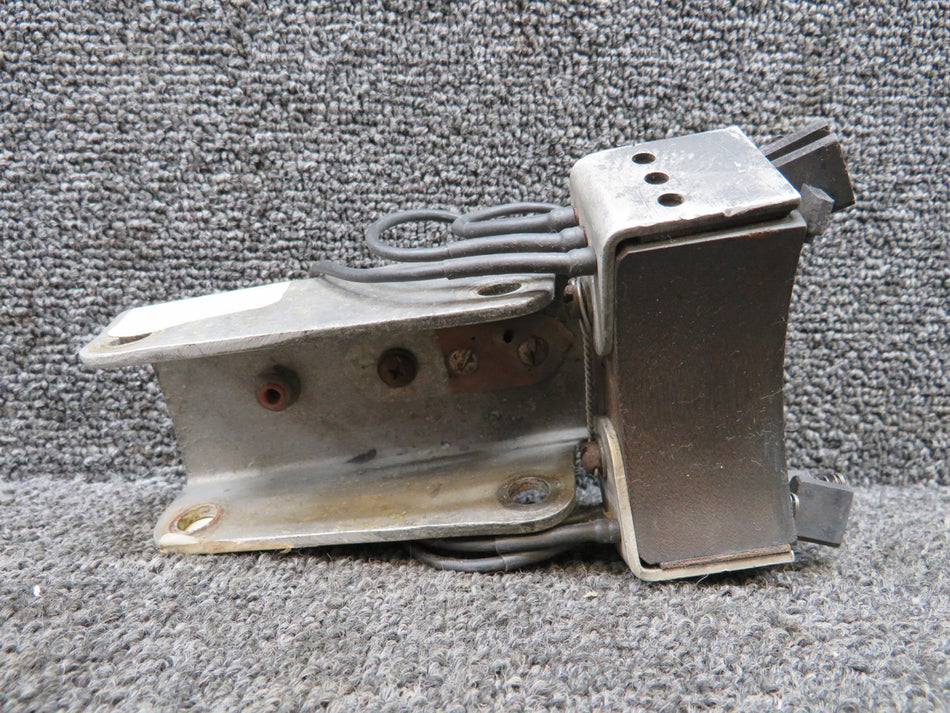 C-40029, C-40179 Cessna 401A De-Ice Bracket and Brush Block Assembly