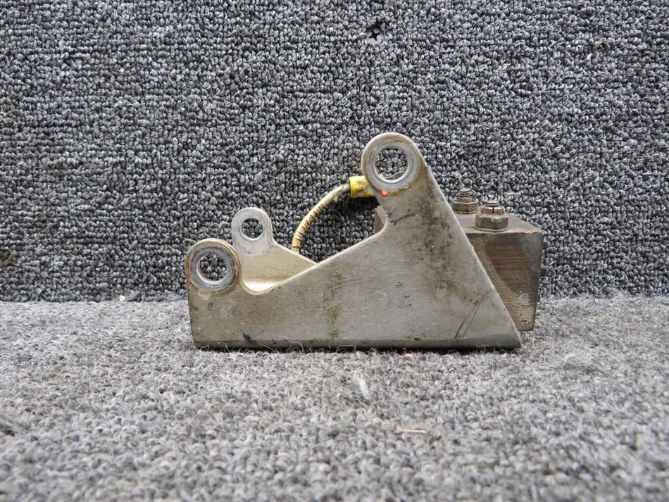 4E1387-2, 3E1319 Cessna 411 Prop De-Ice Brush Block Assembly w Bracket