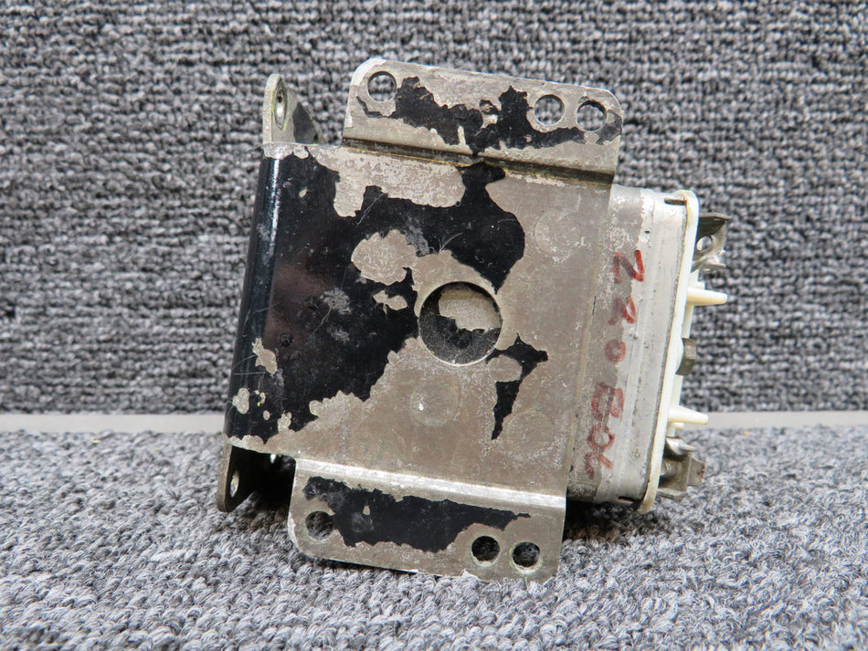 S-402-1 Learjet Corp Relay Unit (Volts: 28) (Worn Paint)