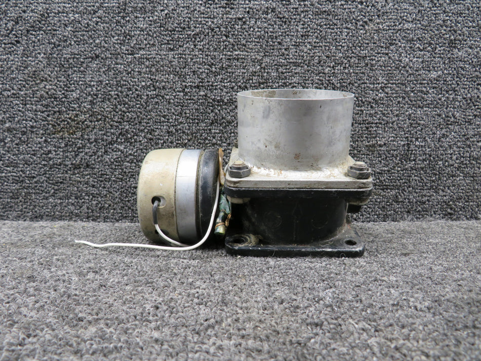 A33D89 (Alt: 9910012-3) Janitrol Shut Off Valve Assembly (Slight Corrosion)