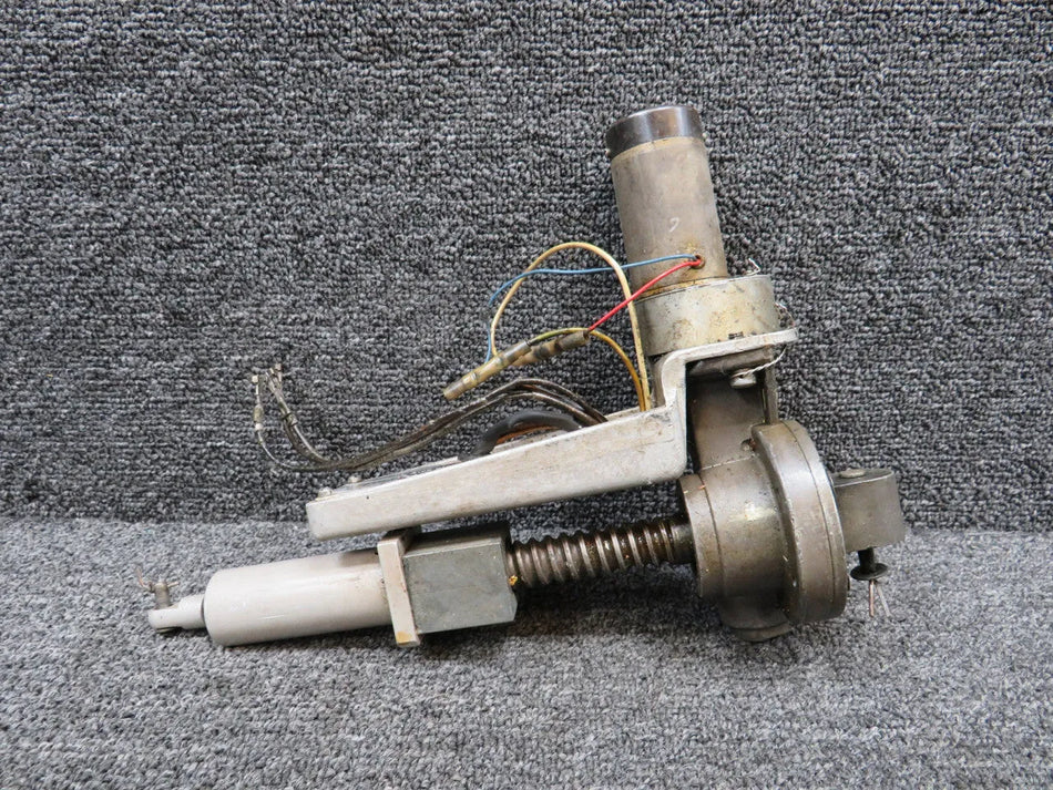 9910003 (Alt: 4194-00-1) Dukes Cowl Flap Actuator Assy (Minor Wear Marks & Rust)