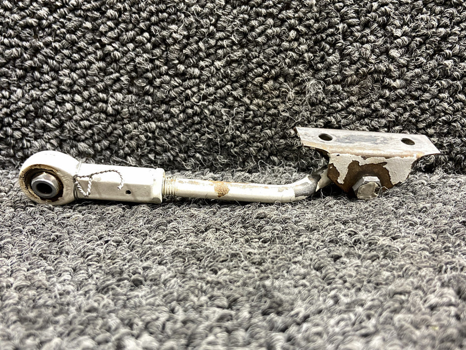 37722-002, 67091-000 Piper PA34-220T Main Gear Door Retract Rod LH,RH w Bracket