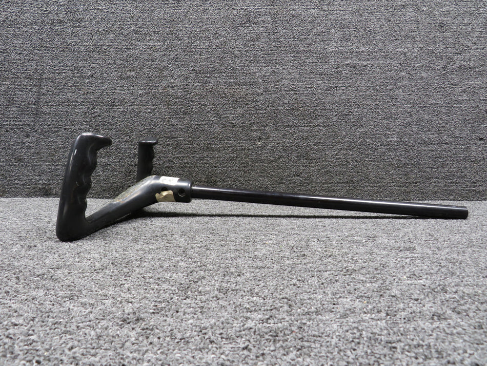 0513261-16 Cessna 152 Control Wheel Assembly (L: 15”) (Dia: 0.75”) (Minor Wear)