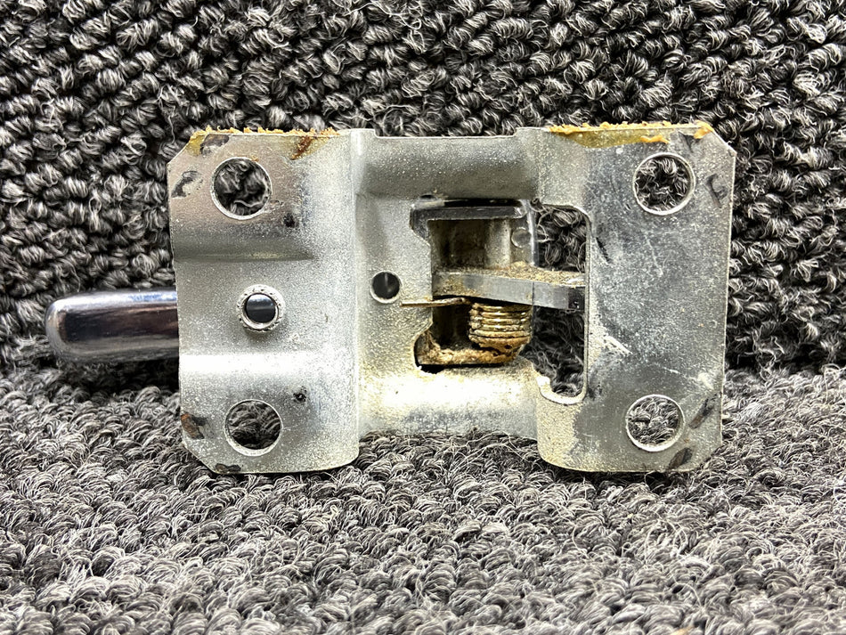 464-142 Piper PA34-220T Aft Interior Cabin Door Latch Handle (Chrome)