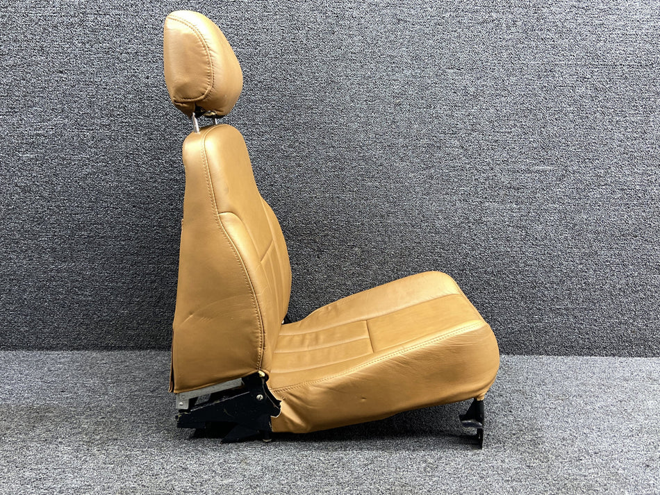 37799-016 (Use: 37799-819) Piper PA34-220T Aft Facing Center Seat Assy LH,RH