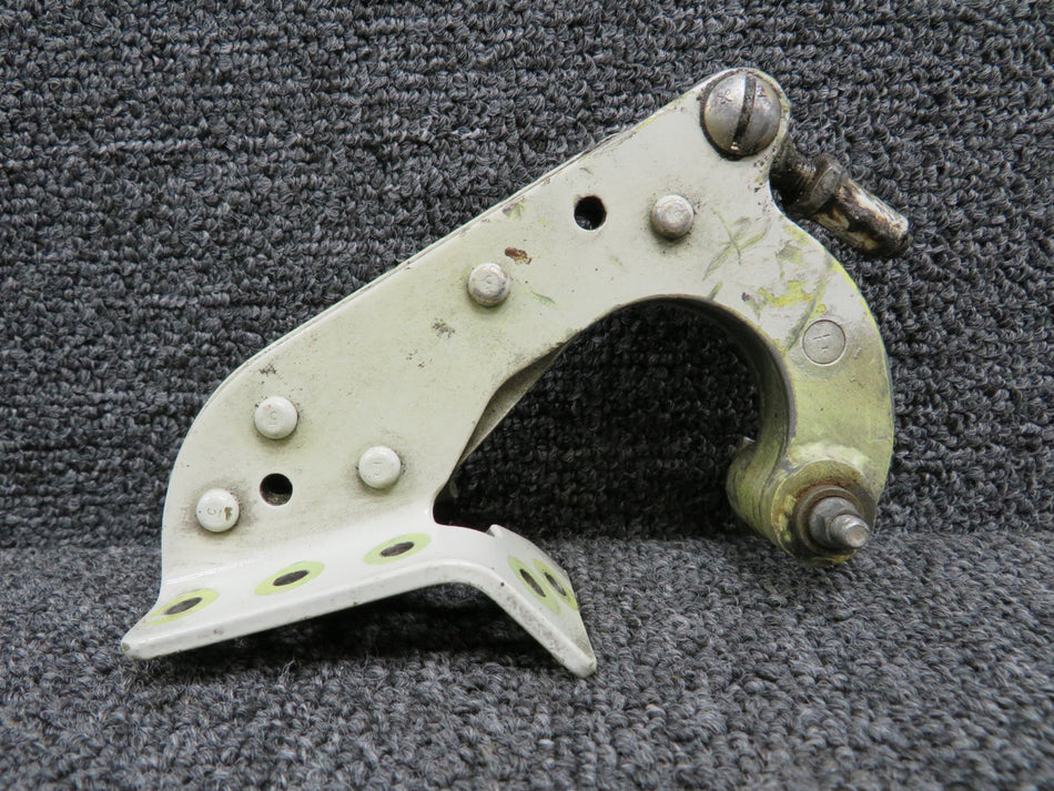 35-815266-1 Beechcraft A36 Forward Inboard Hinge Assembly LH (Worn)