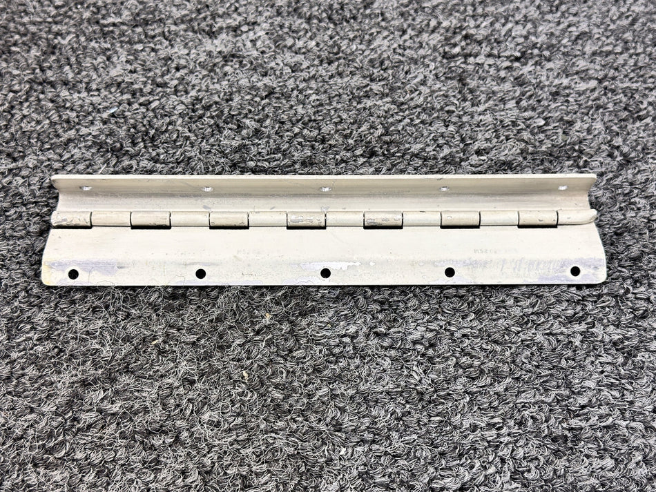 65895-000, 65782-000 Piper PA28-181 Storm Window Hinges Upper and Lower (Wear)