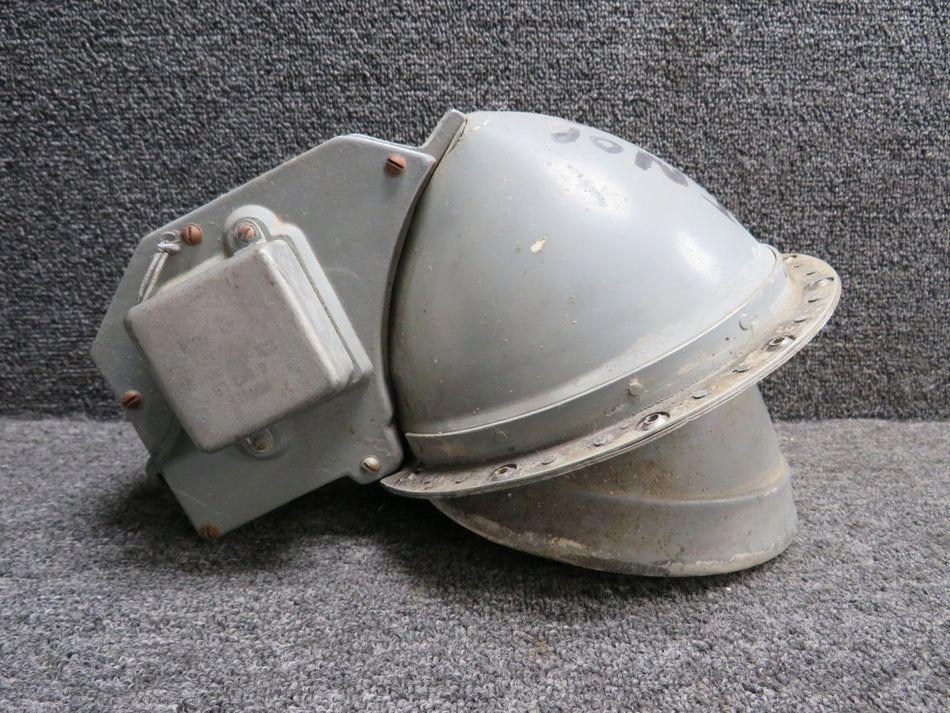 G-4710A-5 Grimes Landing Light (Minus Bulb and Lens) (Corrosion) (Stuck) (Core)