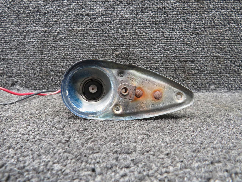 Grimes 30-0009-34 (Alt: C622001-0201) Grimes Nav Light Housing w Connector (Worn)