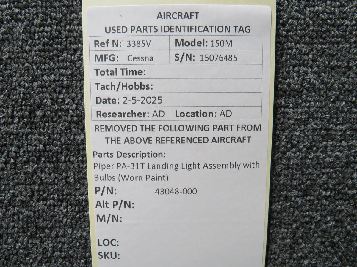 Piper Aircraft Parts 43048-000 Piper PA-31T Landing Light Assembly with Bulbs (Worn Paint)