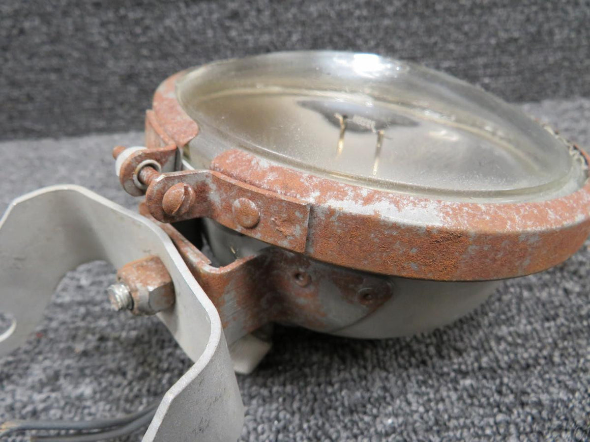 Cessna Aircraft Parts 0842215-8 Cessna 401 Taxi Light (Damaged Canopy, Rusted Retainer)