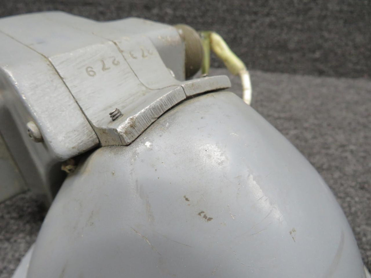 Grimes G-4710A-5 Grimes Landing Light Assy with Power Unit (Worn Housing & Bulb) (28V)