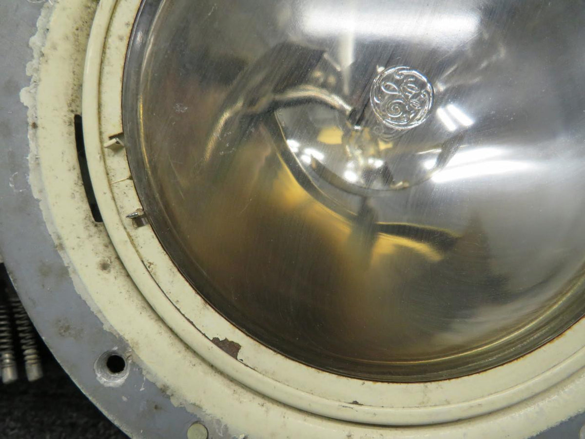 Grimes G-3600A-1 Grimes Landing Light without Power Unit (Dented Housing, Worn Paint)