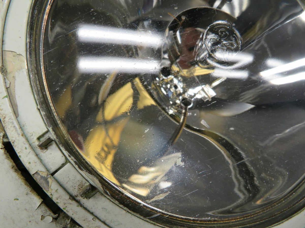 Grimes G-3600A-1 Grimes Landing Light without Power Unit (Damaged, Cracked Retainer)