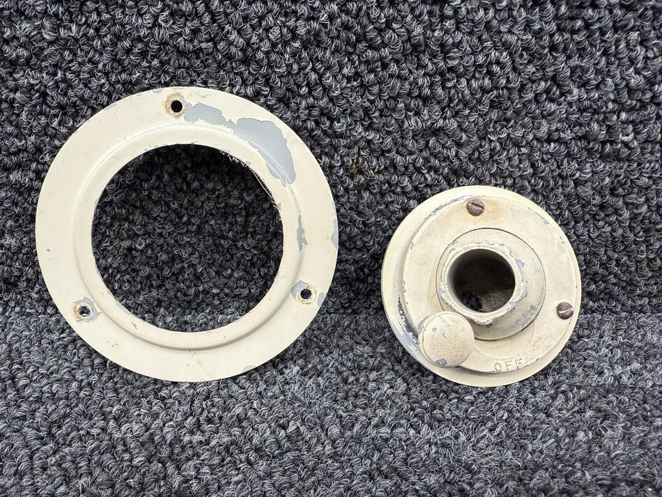 Piper Aircraft Parts 30957-000 Piper PA23-250 Vent Nozzle Assembly with Knob (Worn)