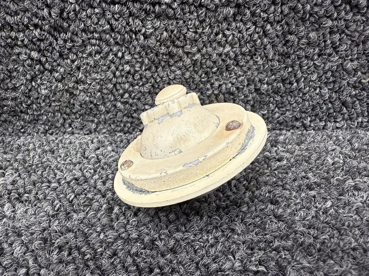 Piper Aircraft Parts 30957-000 Piper PA23-250 Vent Nozzle Assembly with Knob (Worn)