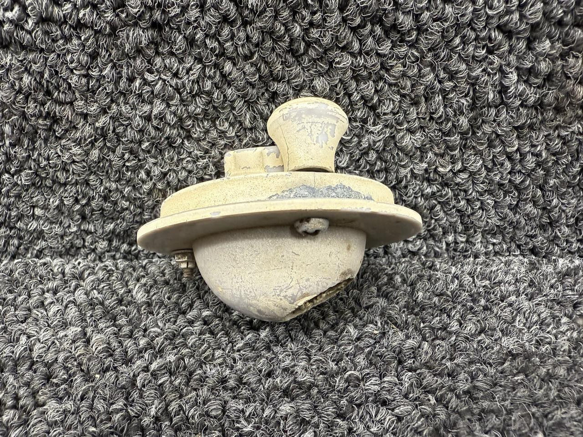 Piper Aircraft Parts 30957-000 Piper PA23-250 Vent Nozzle Assembly with Knob (Worn)