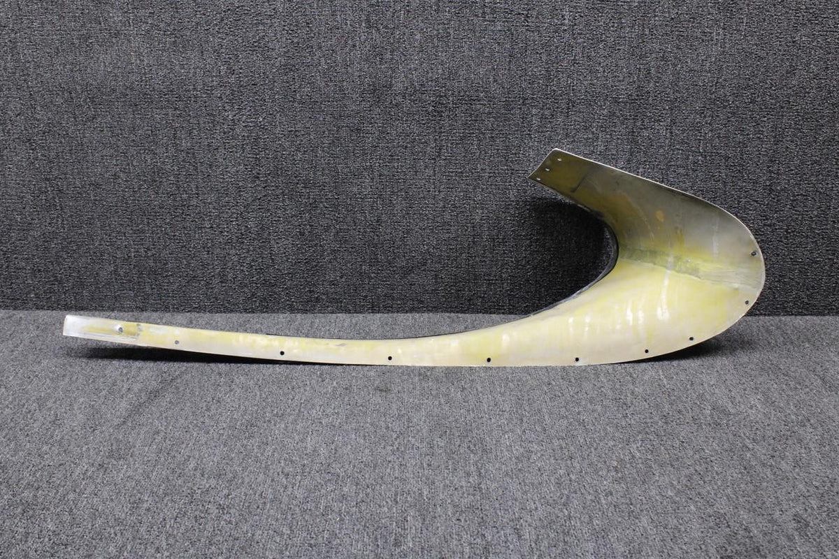 Piper Aircraft Parts 16574-001 Piper PA23-250 Wing Root Fairing Upper RH (White, Minor Dents)